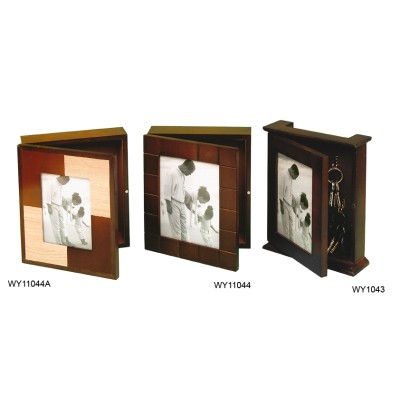 Κλειδοθήκη Ξύλινη Με Κορνίζα