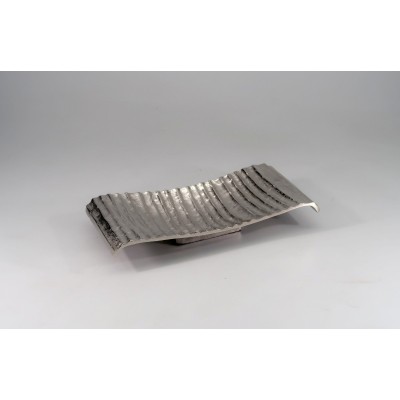 Διακοσμητική Μεταλλική Κυματιστή Πιατέλα Ασημί 30x15x5cm