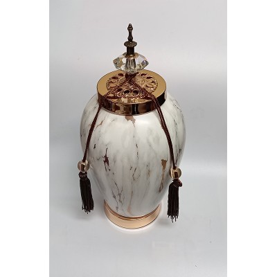 Κεραμικό Τζαρ Στρόγγυλο Λευκό/Χρυσό Με Μεταλλικό Καπάκι Με Διακοσμητική Φούντα 18x18x38εκ.