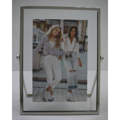 Κορνίζα Γυάλινη με Ασημί Μεταλλικό Πλαίσιο 10x15cm