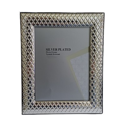 Επάργυρη Αμετάβλητη Κορνίζα Σκαλιστή Με Βελούδινη Μαύρη Πλάτη 20x25cm