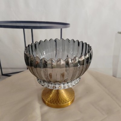 Διακοσμητικό Γυάλινο Μπωλ Με Μεταλλική Χρυσή Βάση Πόδι 21x22cm