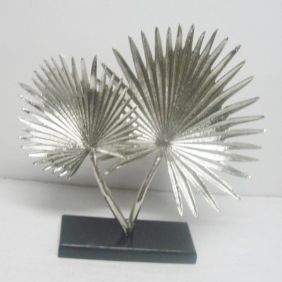 Eπιτραπέζιο Διακοσμητικό Μεταλλικό Ασημί Φύλλα σε Ξύλινη Βάση 38x8x38cm